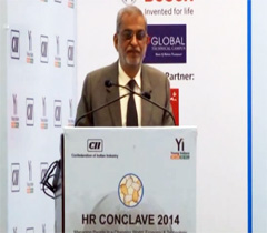 Mr Vijay K Thadani, CEO, NIIT Ltd at the inaugural session of the HR Conclave 2014